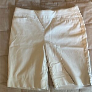Chico’s Brigitte Slim Smoky Taupe Shorts